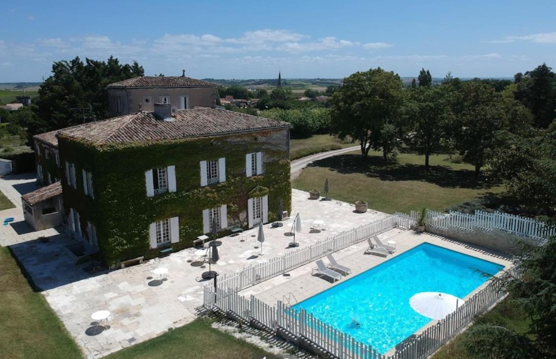 Clos De Bellevue Mortagne-sur-Gironde Екстериор снимка